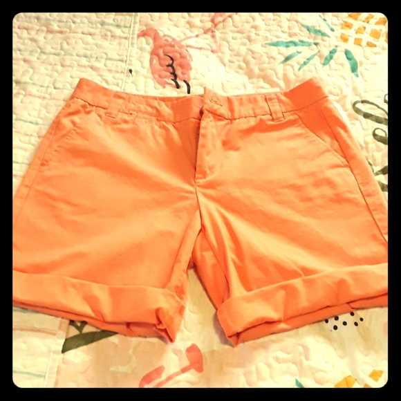 GAP Pants - Boyfriend roll up melon colored shorts sz 4 GAP Pants - Boyfriend roll up melon colored shorts sz 4